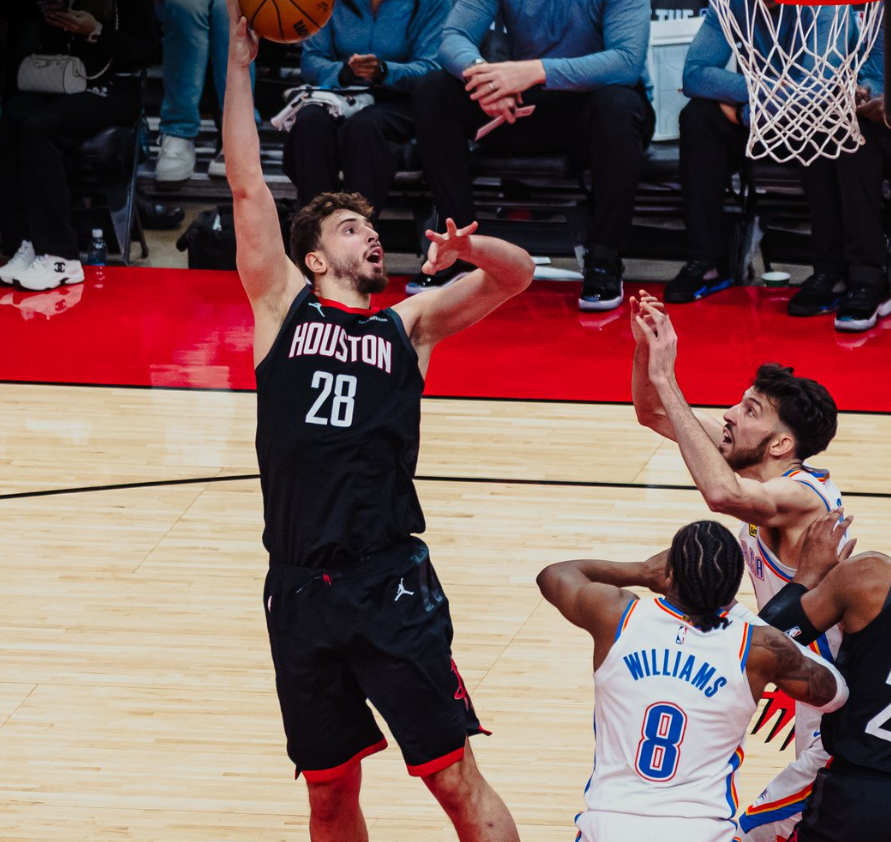 球天下官网-乌度卡甩锅全队遭休媒批判：执着于落后理念，就算有库里都不会用